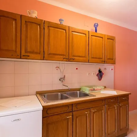 Апартаменты Apartments By The Sea Mali Losinj *