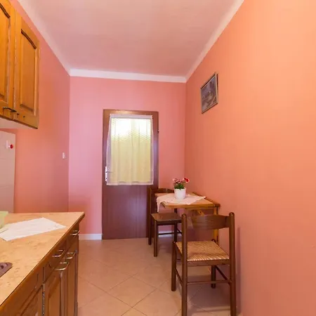 Апартаменты Apartments By The Sea Mali Losinj