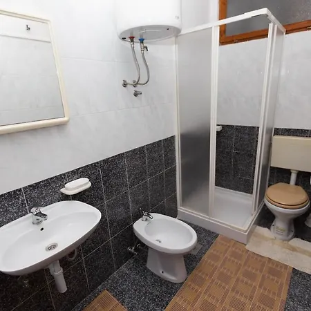 Apartments By The Sea Mali Losinj Апартаменты *